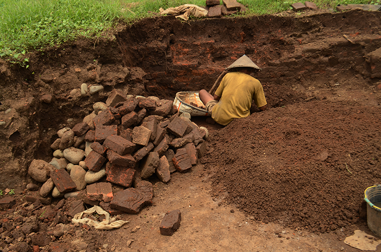 Majapahit bricks excavated by a Traditional Brick Maker - Credit: Tod Jones